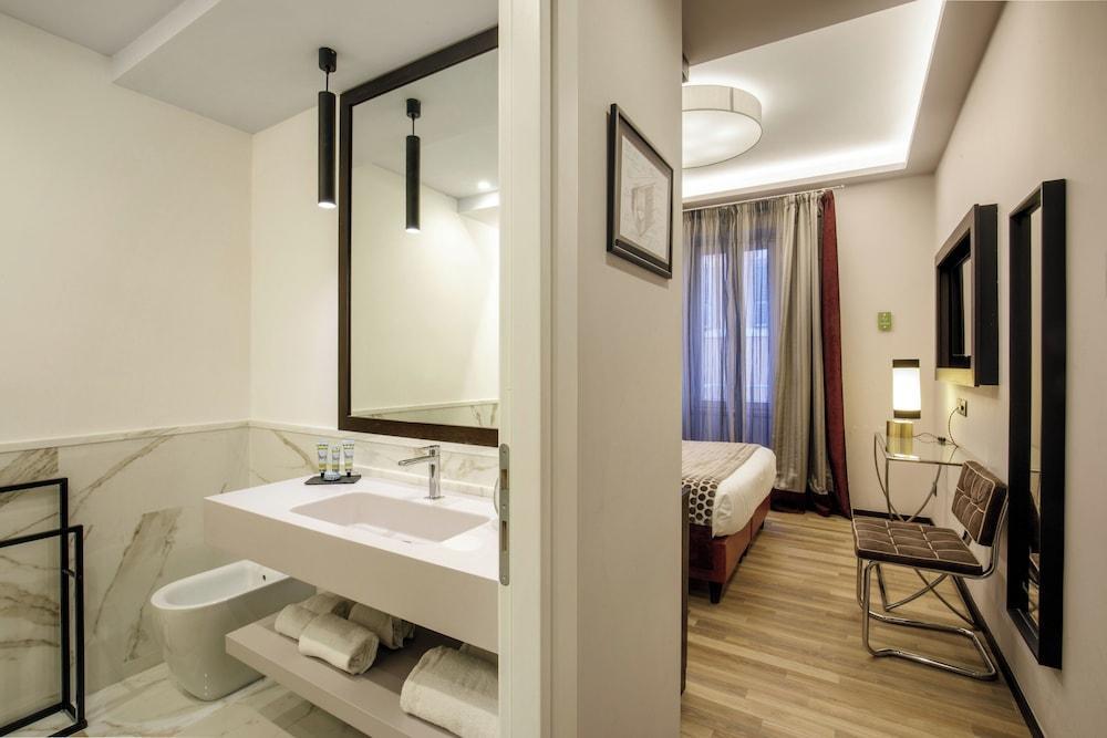 Flâneur Suites Corso Room Type - Deluxe Room