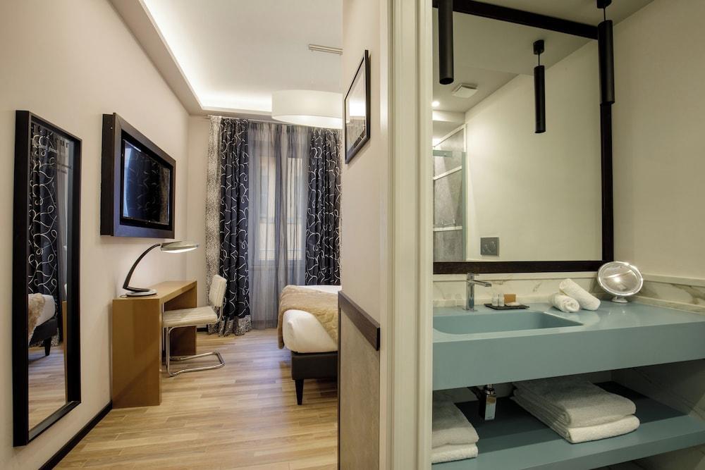 Flâneur Suites Corso Room Type - Superior Double Room