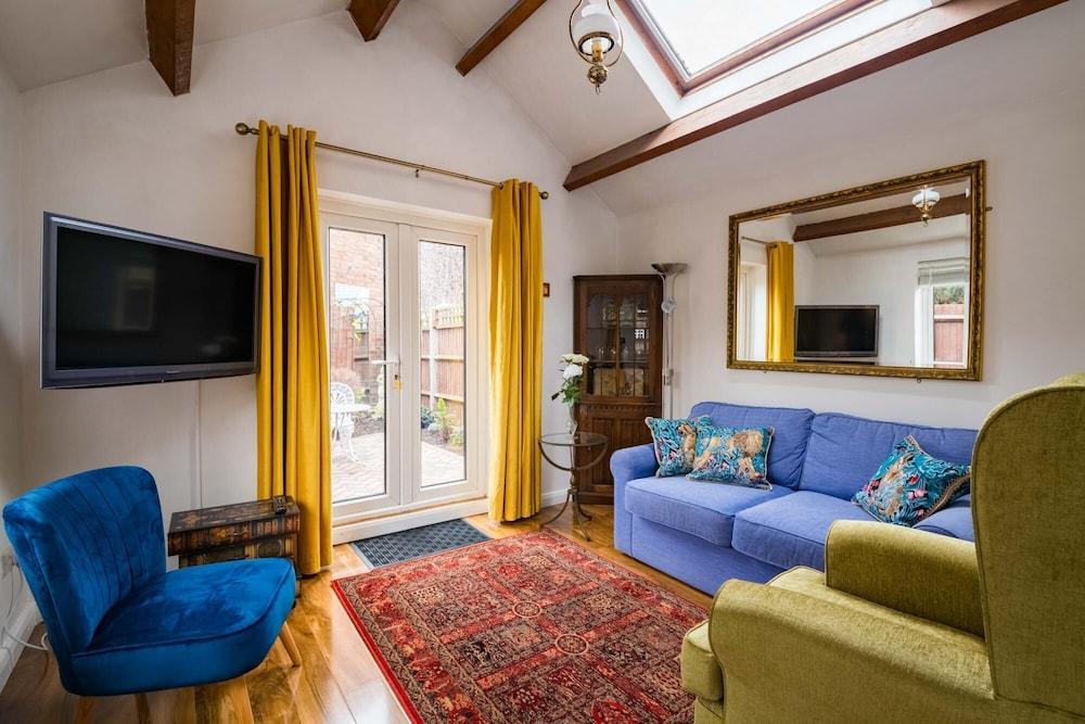 Exclusive Home in Acton - Tap to explore photos