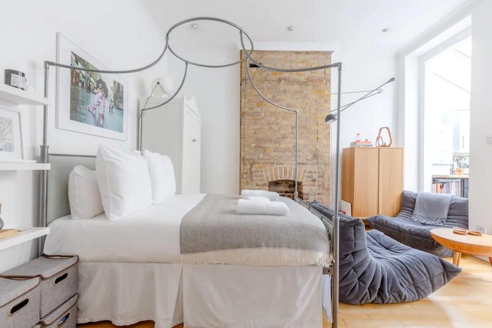 Cosy 1 Bedroom Apartment in West Kensington - Tap to explore photos