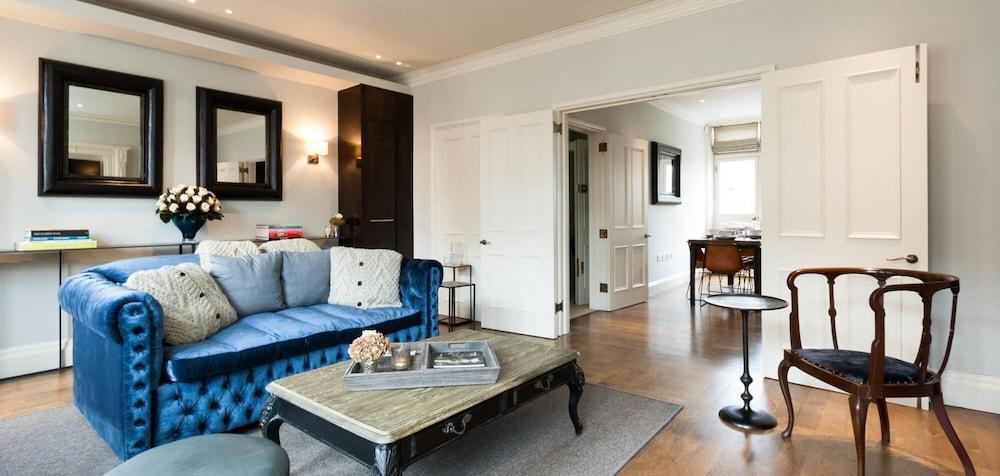 Stylish Mayfair Penthouse Next to Oxford Street and Selfridges - Tap to explore photos