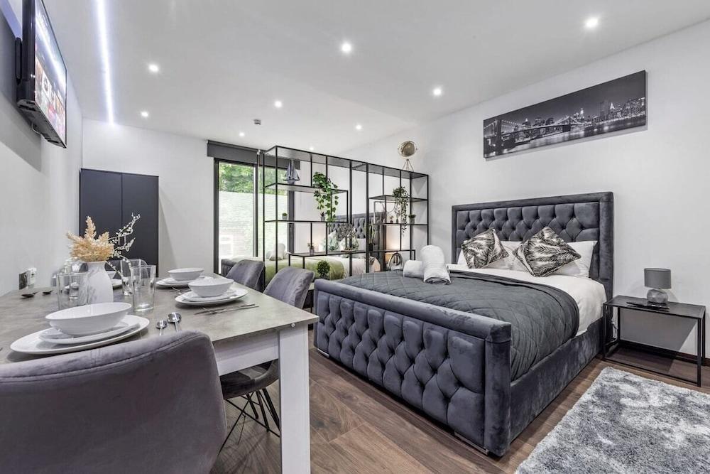 Golders Green Stays Room Type - Apartment, Private Bathroom (GF 4A - Woodstock)
