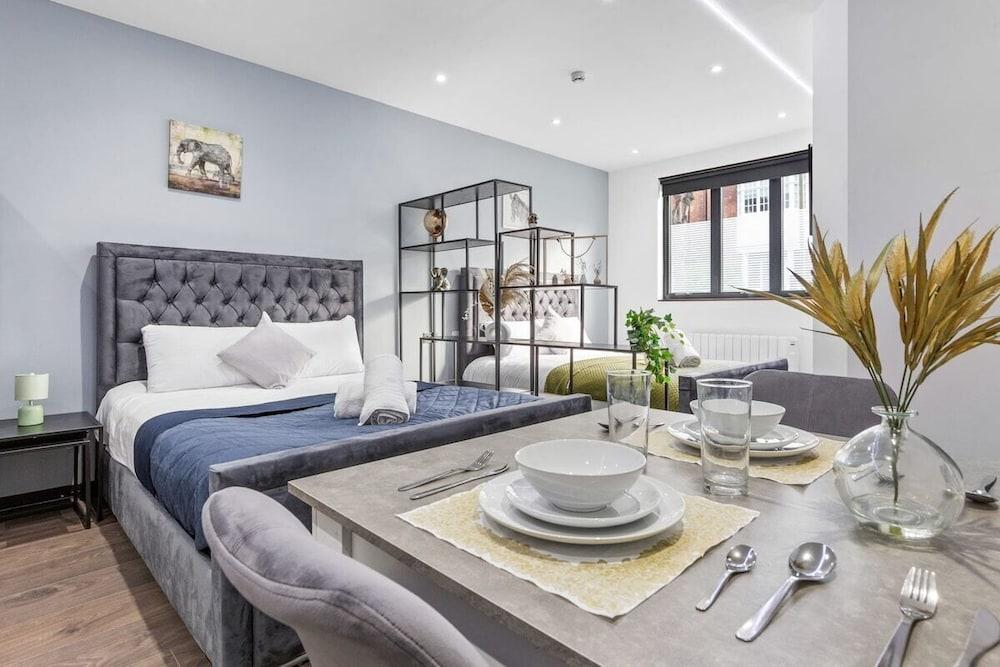 Golders Green Stays Room Type - Apartment, Private Bathroom (GF 7A - Woodstock) Golders Green Stays Room Type - Apartment, Private Bathroom (GF 7A - Woodstock)