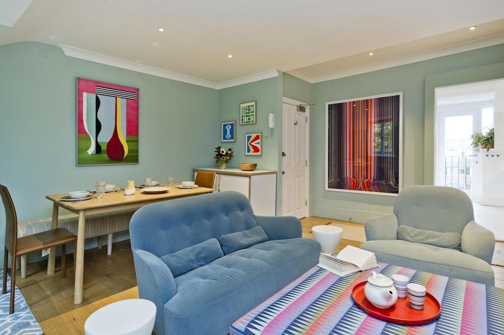 Stunning Bayswater Apartment Near Hyde Park by Underthedoormat - Tap to explore photos