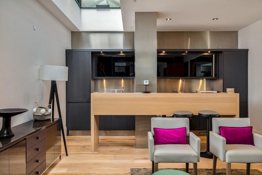 Newly Refurbished 2-bed Apartment in Knightsbridge - Tap to explore photos