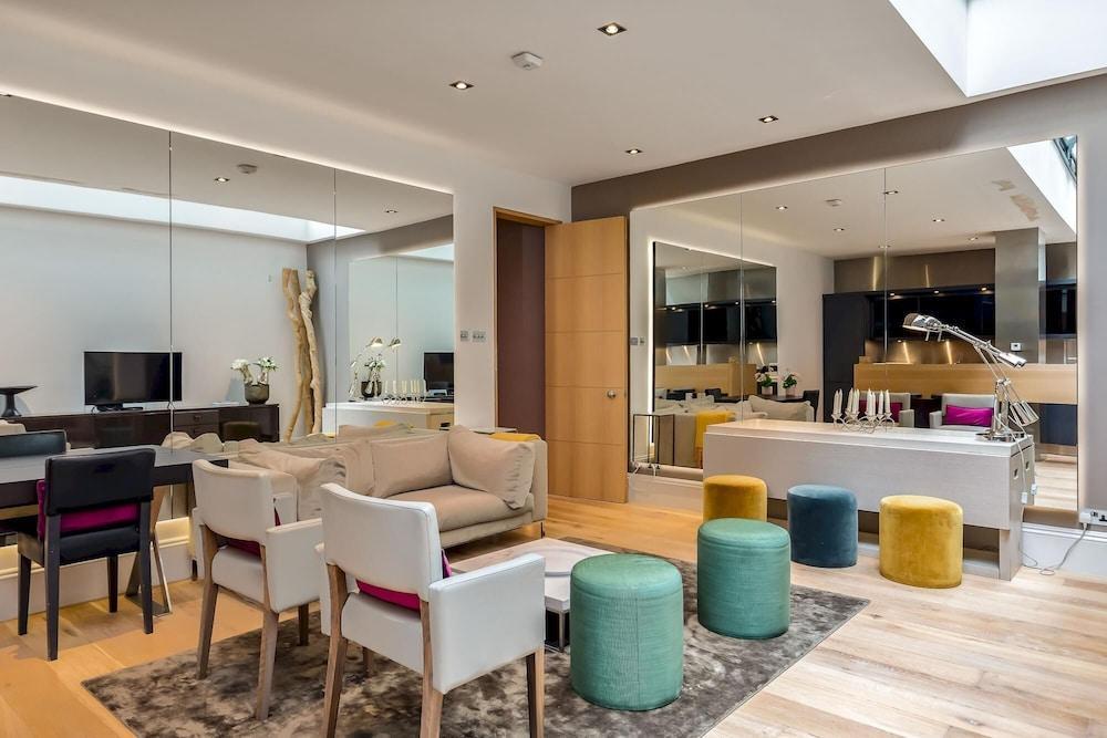 Newly Refurbished 2-bed Apartment in Knightsbridge - Tap to explore photos