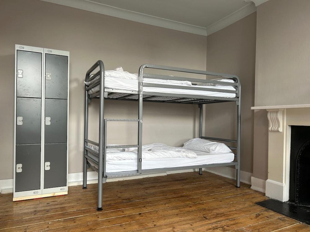 Cricketers Hostel Room Type - Six Bed Shared Mixed Dorm