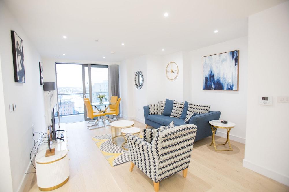 Canary Views One Bed and Bath Apartment - Tap to explore photos