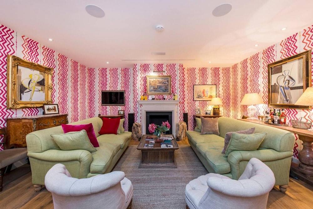 Colourful 3 Bed Notting Hill With A C - Tap to explore photos