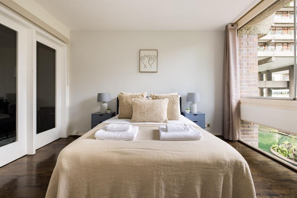 The Moorgate Collection - Tap to explore photos
