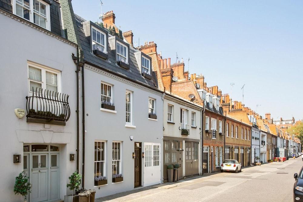 Luxurious Mews House in Pavilion Road - 3 Bedroom - Tap to explore photos