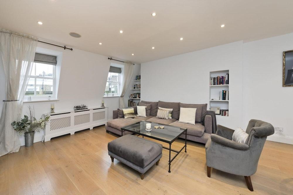 Fantastic 2bed Flat With Private Roof Terrace - Tap to explore photos