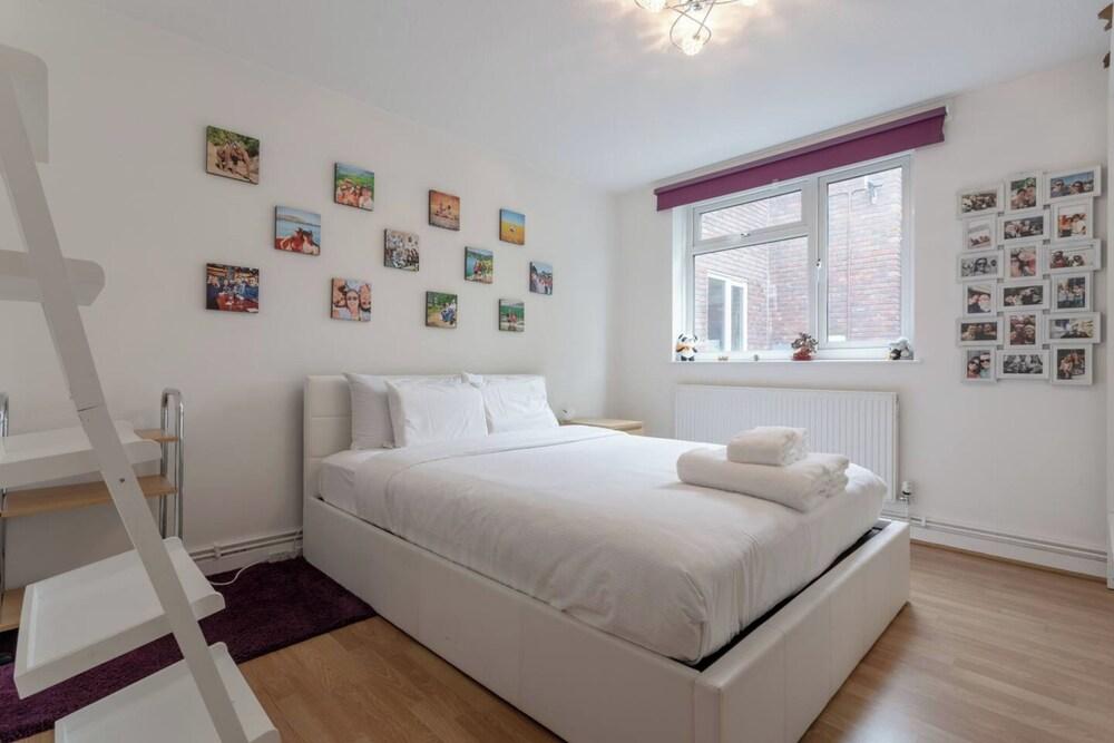 Stylish 1 Bedroom Apartment Near Clapham Junction - Tap to explore photos