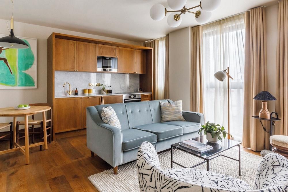 Stunning Apartment with City views - Tap to explore photos