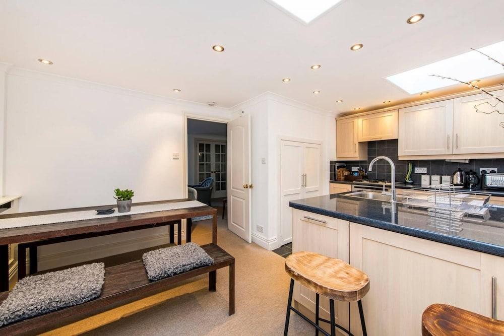 Long Stay Discounts - Beautiful 2bed Notting Hill - Tap to explore photos