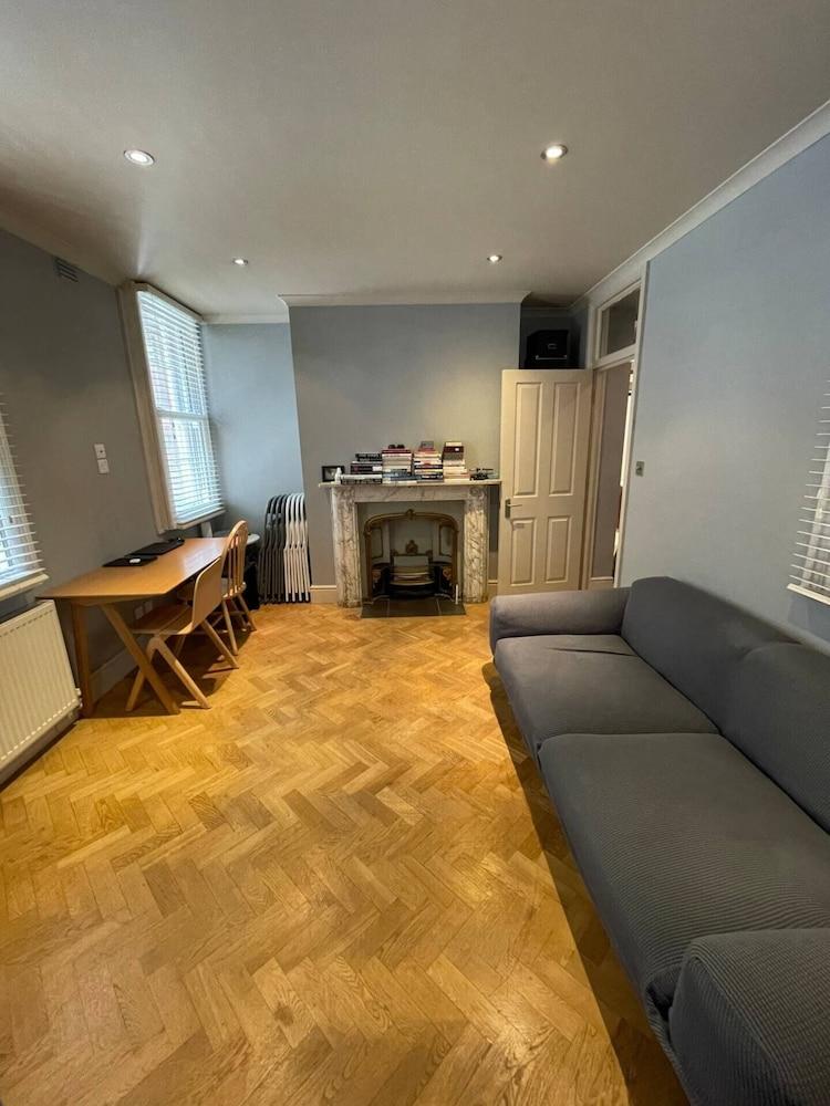 Central 1BD Flat - Tottenham Court Road - Tap to explore photos