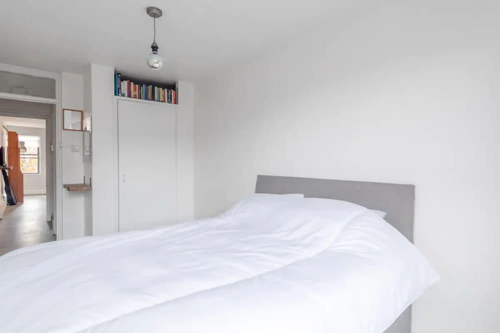 Peaceful 1 Bedroom Apartment in Pimlico Near Victoria - Tap to explore photos