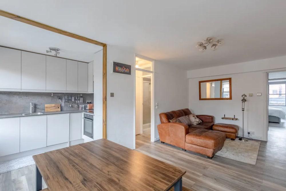 Peaceful 1 Bedroom Apartment in Pimlico Near Victoria - Tap to explore photos