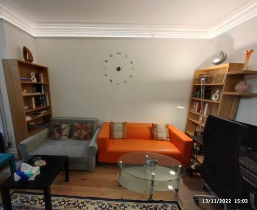 Luxury 2-bed Apartment in Central London - Tap to explore photos