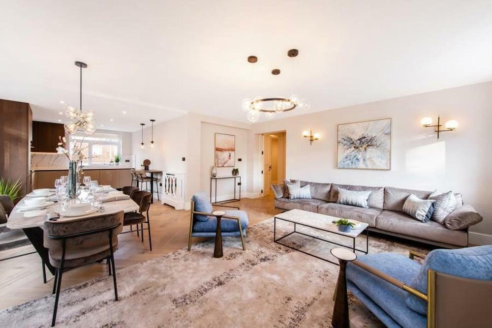 Ultra Luxury Central London 3bed Apartment - Tap to explore photos