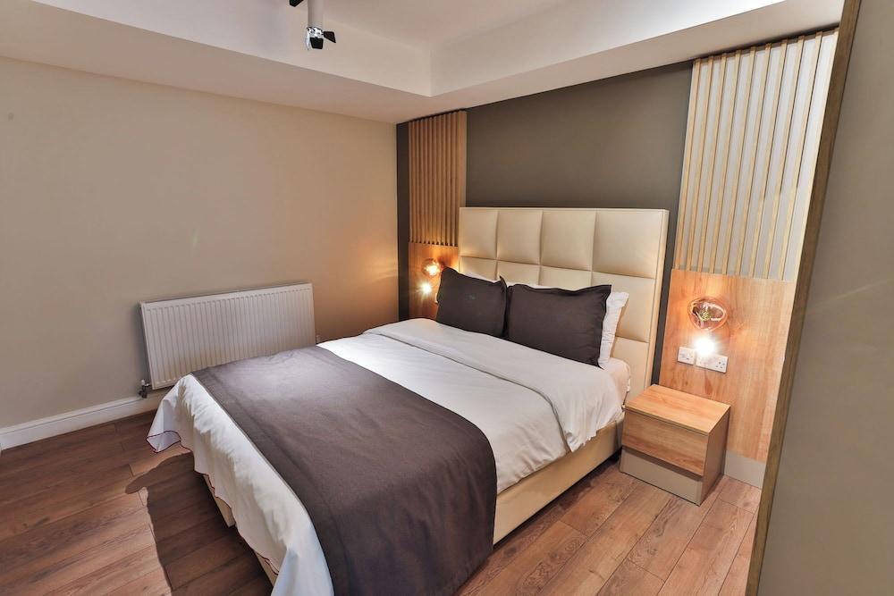 Goodwin Room Type - Luxury Quadruple Room