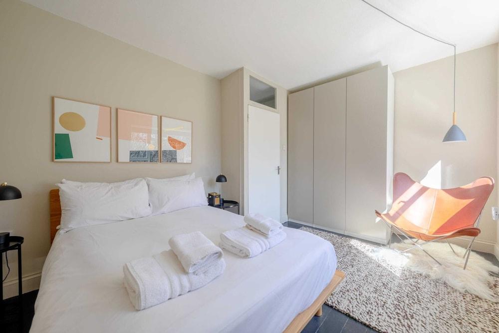 Lovely 2BD House With Garden - Islington - Tap to explore photos