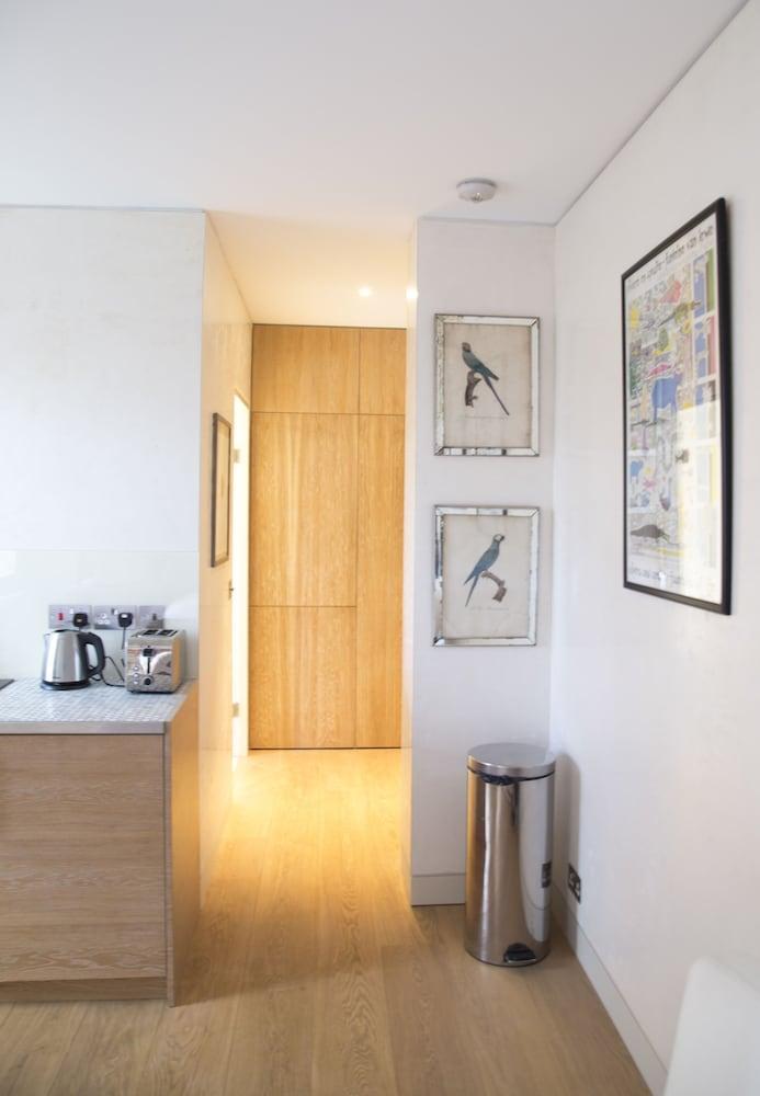 JOIVY Renovated Studio - Heart Of Chelsea - Tap to explore photos