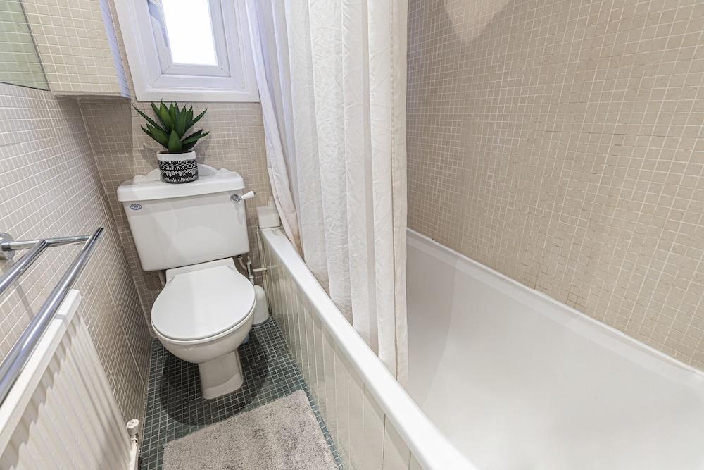 JOIVY Deluxe 2bed apartment with terrace - Tap to explore photos