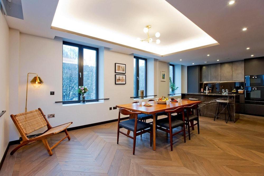 GS5 - 3 Bed Deluxe in London - Tap to explore photos