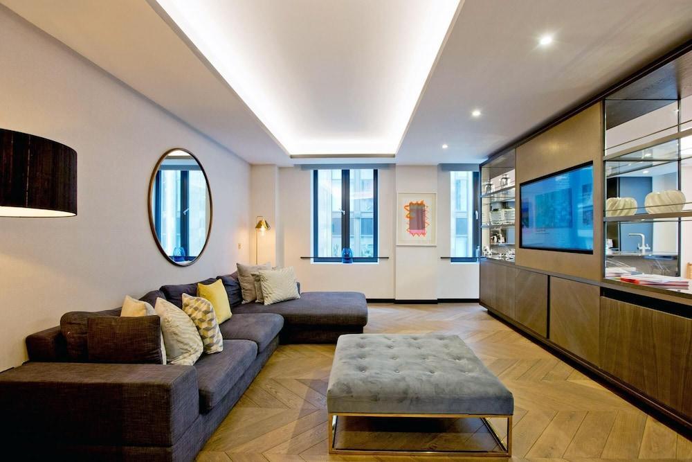 GS5 - 3 Bed Deluxe in London - Tap to explore photos