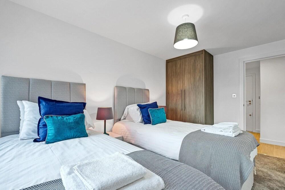 St Martins House Luxury Apts. Ruislip - Tap to explore photos
