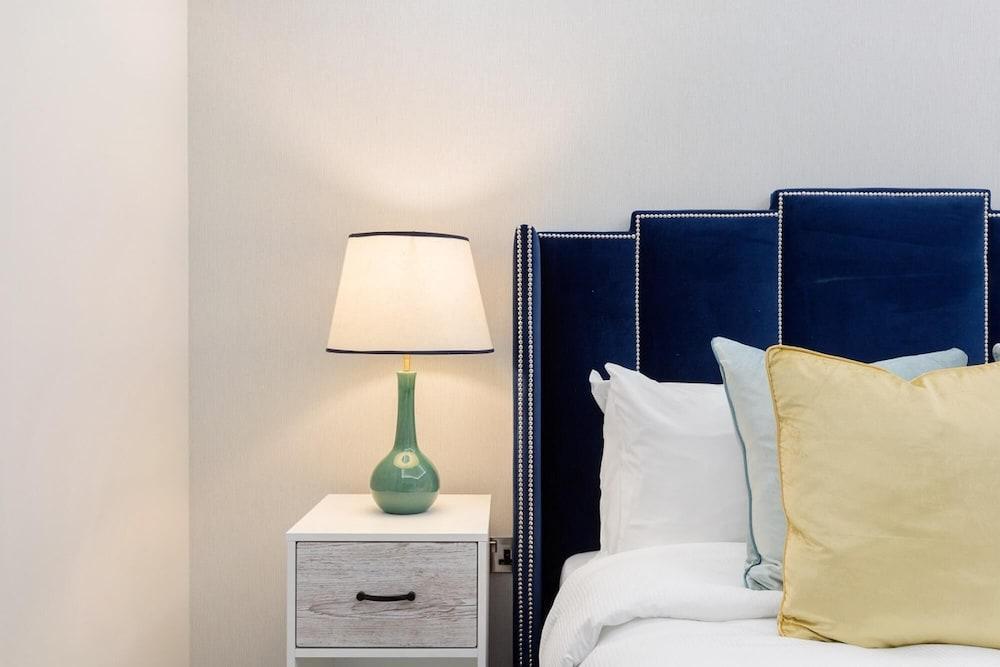 GS9 - 3 Bed Deluxe in London - Tap to explore photos