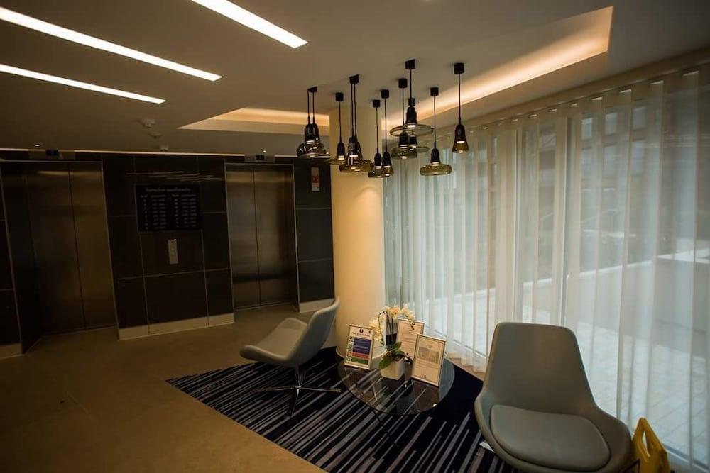 PREMIUM WOOLWICH 2 BED APARTMENT - Tap to explore photos