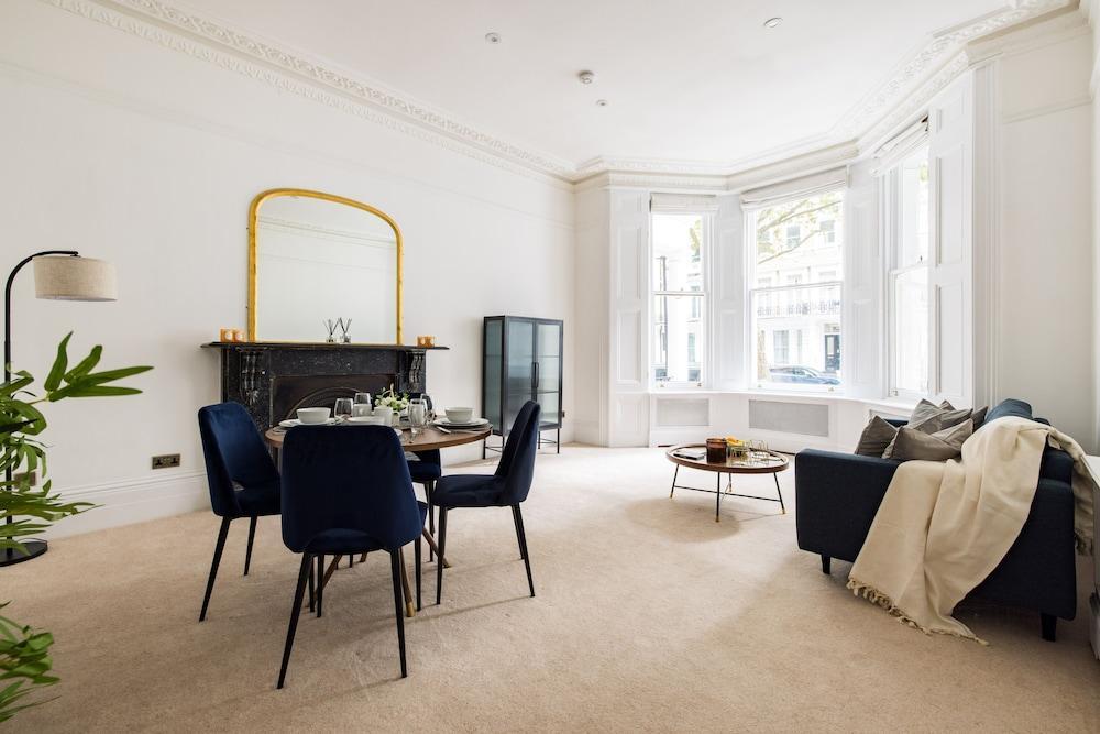 Luxury 2-bed Apartment in Knightsbridge - Tap to explore photos