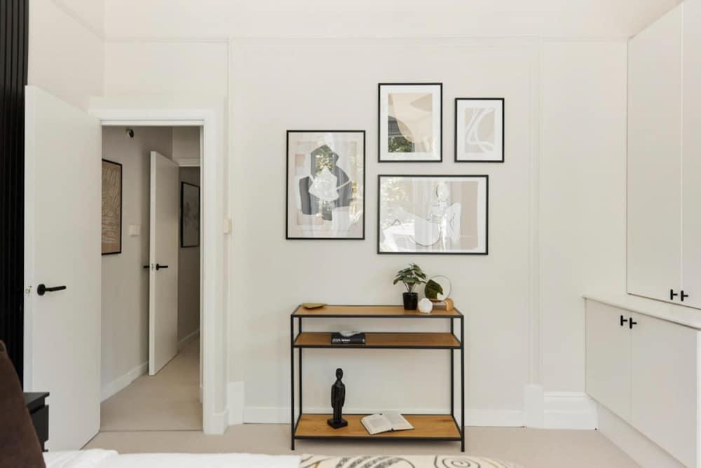 The Hammersmith and Fulham Wonder - Trendy 3bdr Flat With Garden - Tap to explore photos
