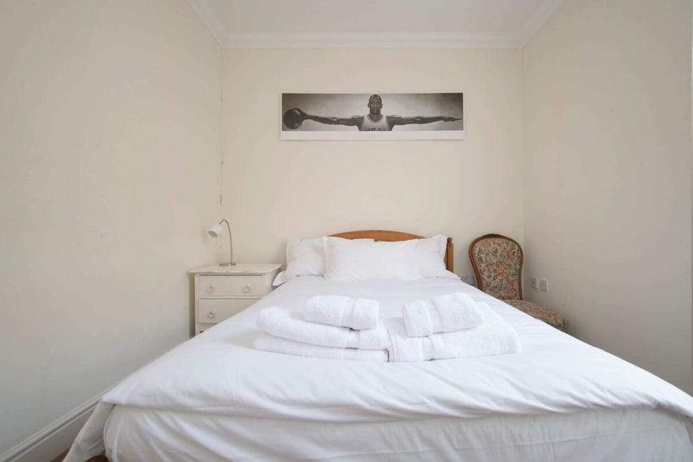 Unique and Cozy 1 Bed Flat in Dalston - Tap to explore photos