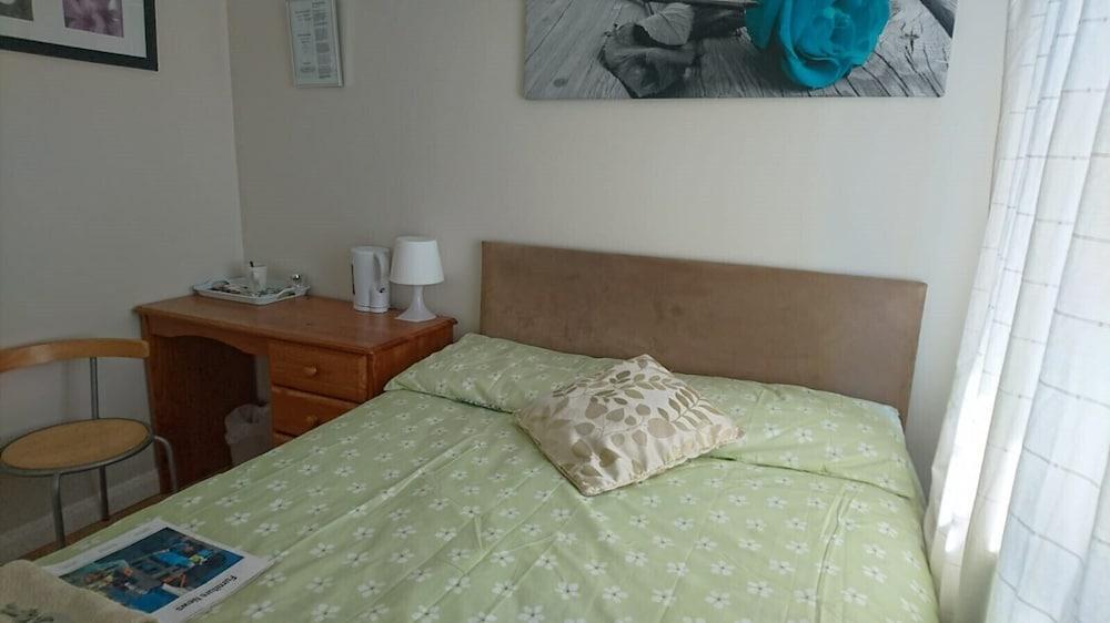 Room-double Room Private Shower Room - d Room Type - Room, 1 Bedroom, City View