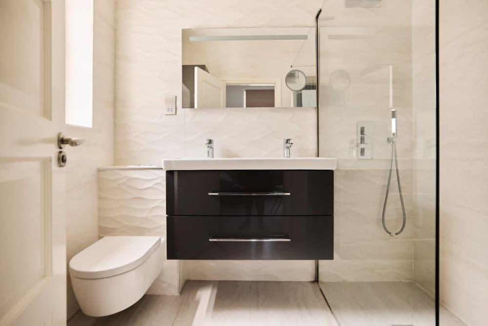 The Camden Place - Breathtaking 4bdr Flat With Garden - Tap to explore photos