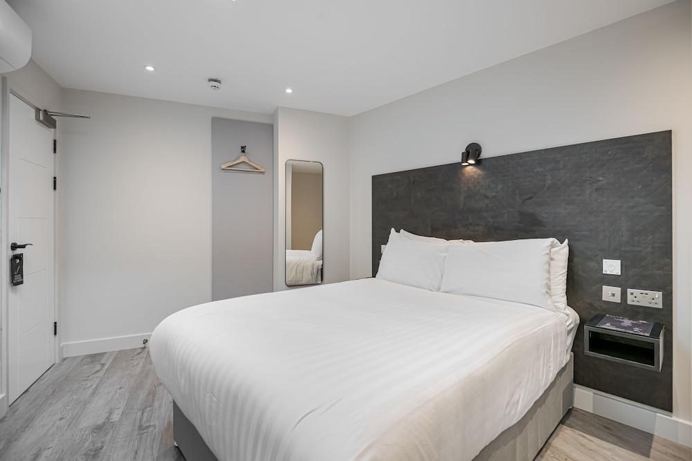 St Pancras Inn Room Type - Cabin Double Room (No Window)