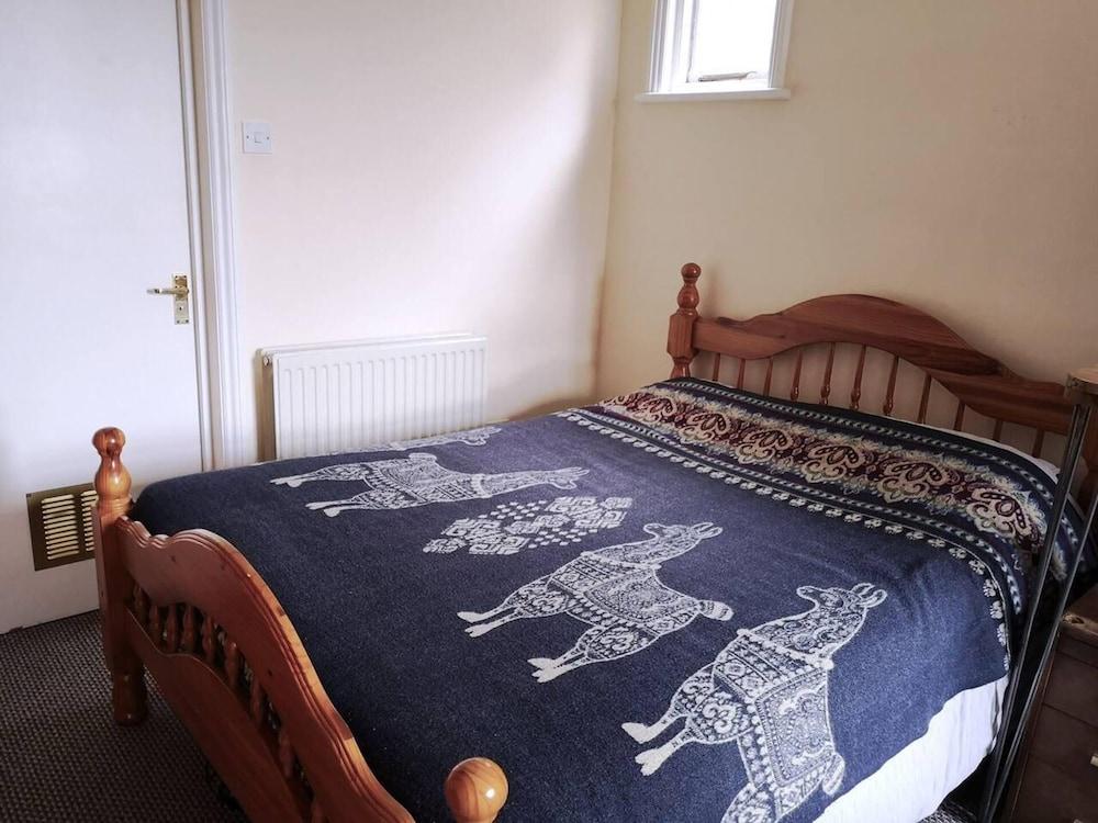 Cosy 1 Bed Flat Hideout in North London - Tap to explore photos