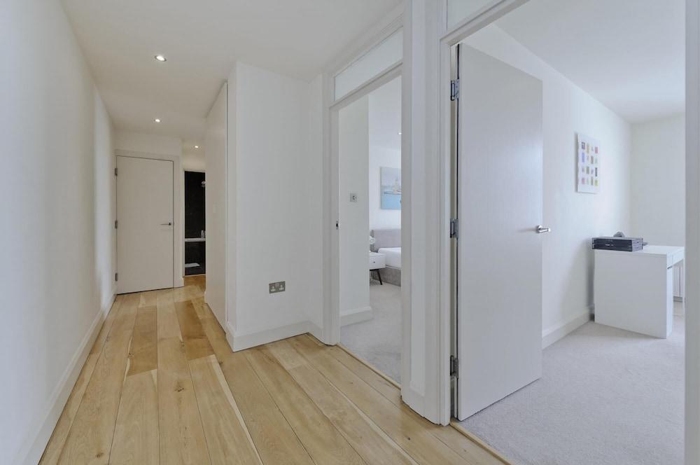 Fantastic Bright 1 Bedroom Apartment on Queensway Bayswater - Tap to explore photos