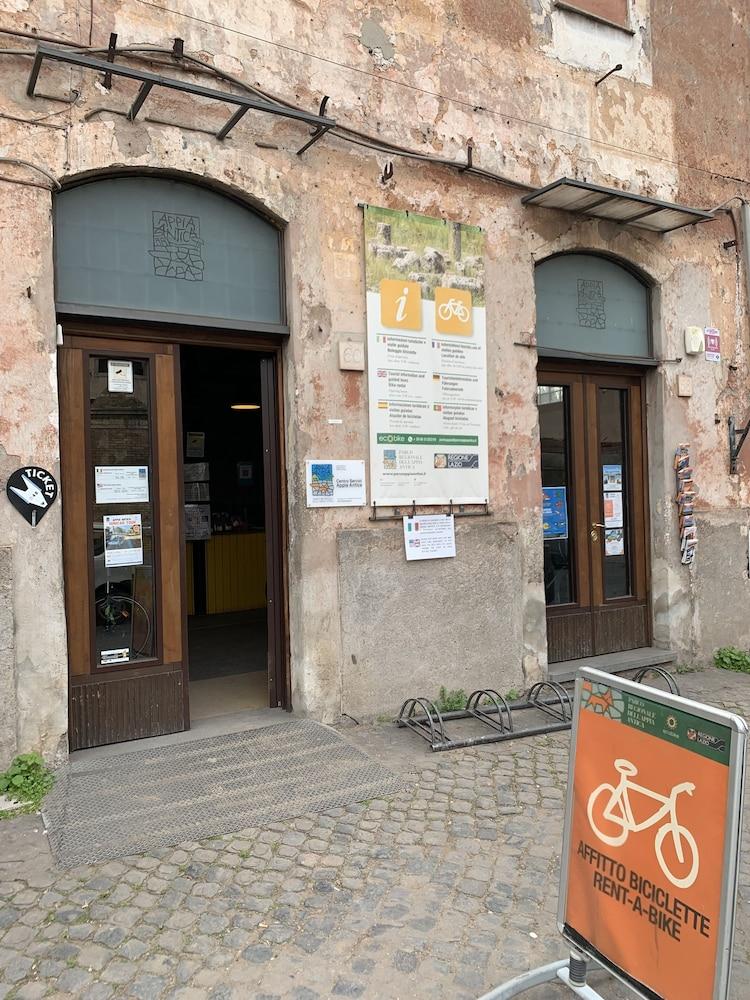 Appia Antica Guest House - Tap to explore photos