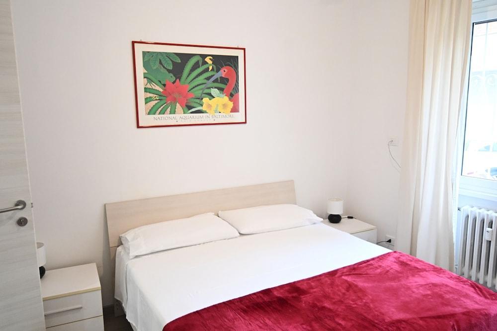 Appia Antica Guest House Room Type - Standard Double Room, 1 Queen Bed