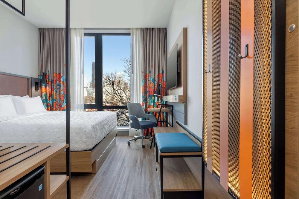 Tru by Hilton Brooklyn Room Type - 1 KING HEARING ACCESSIBLE