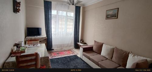 Nur home1 - Tap to explore photos
