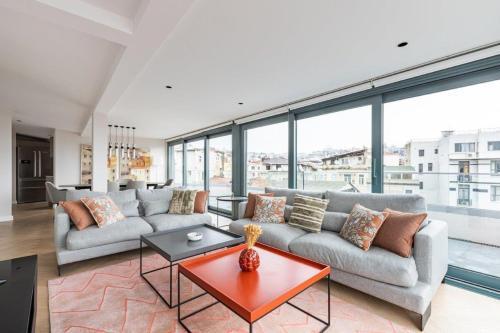 Penthouse Duplex 4br25bath Terrace Views! #258 - Tap to explore photos