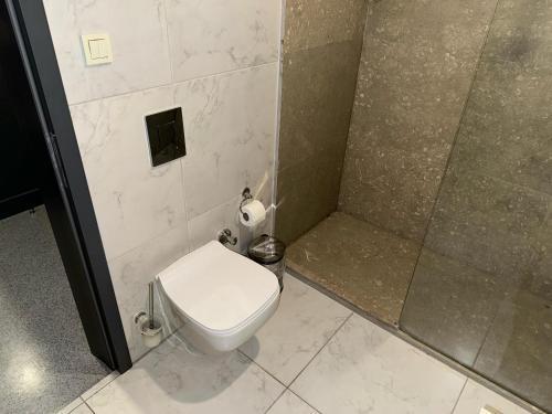 Aderans Hotel Room Type - Large Double Room
