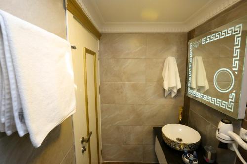 Grand Moon Hotel Suites - Tap to explore photos