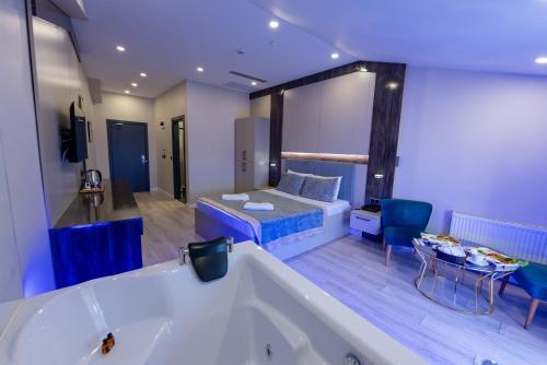 Meros Hotel Room Type - Deluxe Double Room with Balcony Meros Hotel Room Type - Deluxe Double Room with Balcony