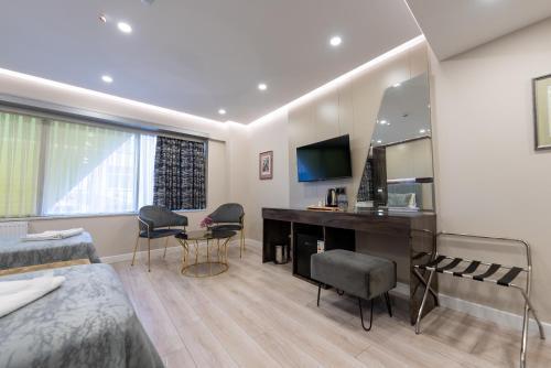 Meros Hotel Room Type - Standard Double or Twin Room
